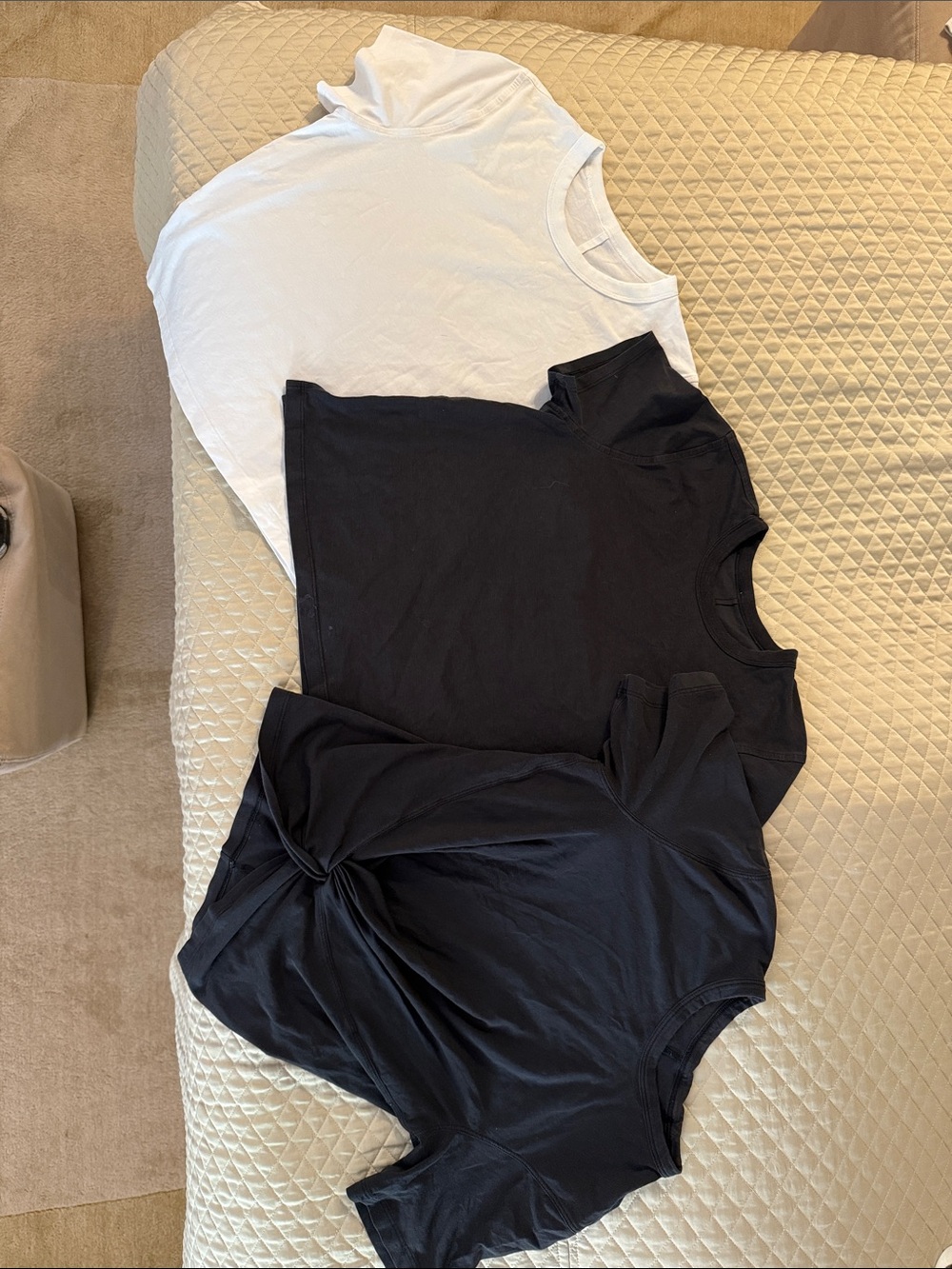 Bundle of three cropped Lululemon T-shirts - small